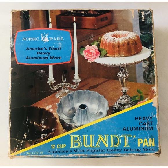 Vintage Nordic Ware Bundt Pan Heavy Cast Aluminum Baking Recipes Original Box - Picture 1 of 12